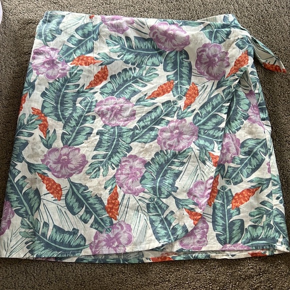Marine Layer Mini Skirt Hawaiian Print - Picture 3 of 6